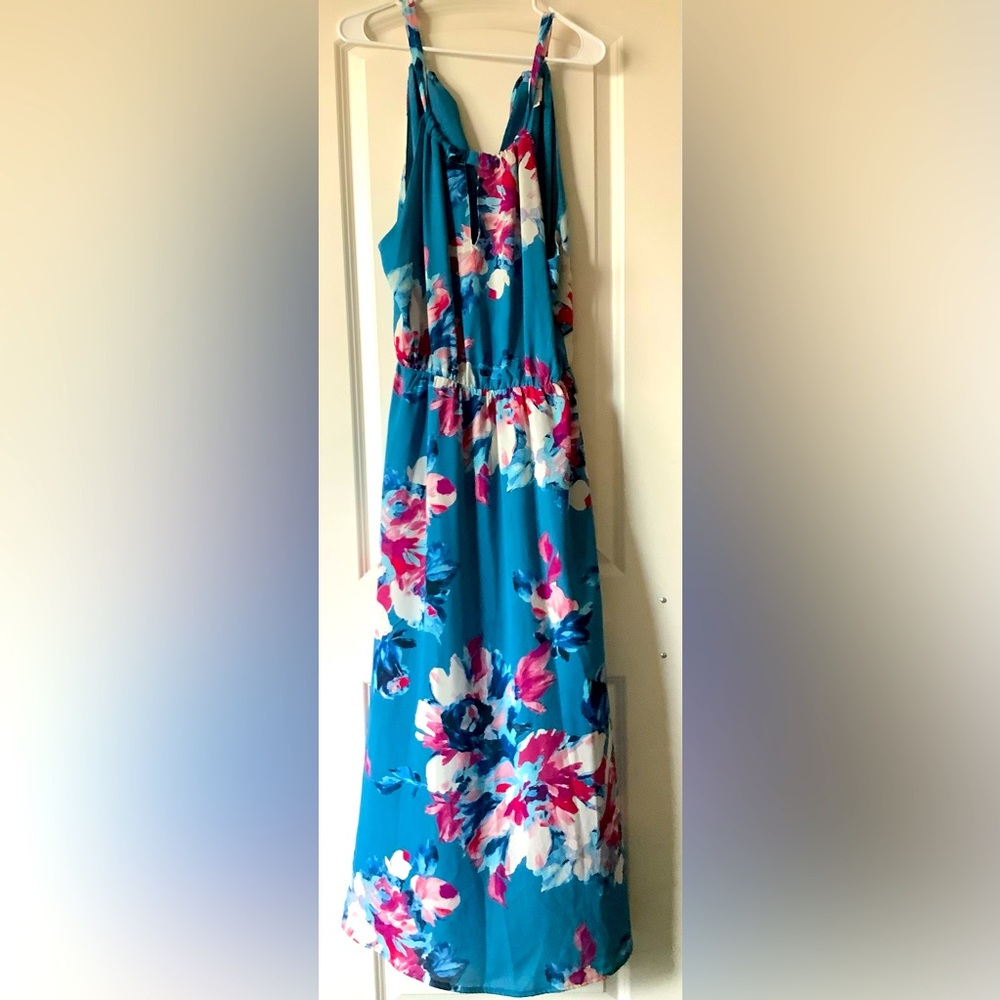 Women’s halter neck maxi dress.
